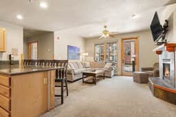 Grand Timber Lodge - 2 Bedroom - Image 2