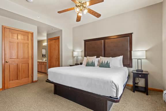 Grand Timber Lodge - 1 Bedroom - Image 4