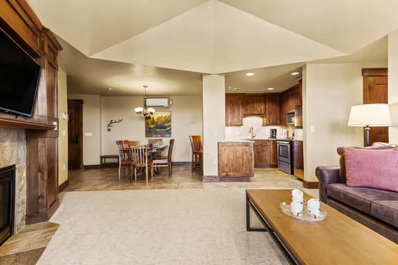 Grand Lodge Peak 7 - 2 bedroom - Image 2